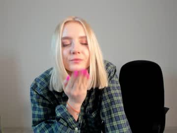 webcam girl oliviabr0wn capture image #3130508