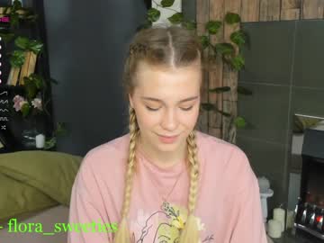 webcam girl thomashelena capture image #1357421