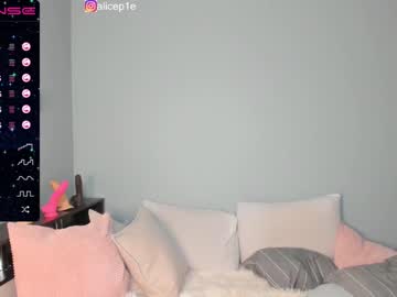 webcam girl b0rn_t0_p0rn capture image #1258443