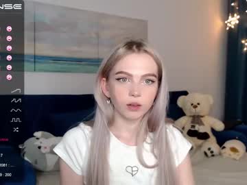 webcam girl small_blondee capture image #1252712