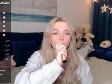 webcam girl small_blondee capture image #1432996