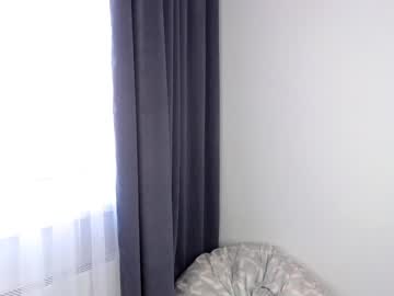 webcam girl ella__sweety capture image #2677850