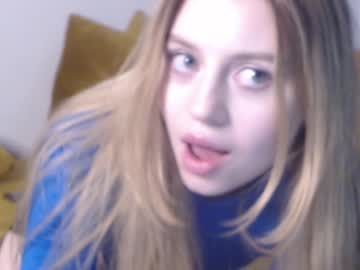 webcam girl hotemili capture image #2615100